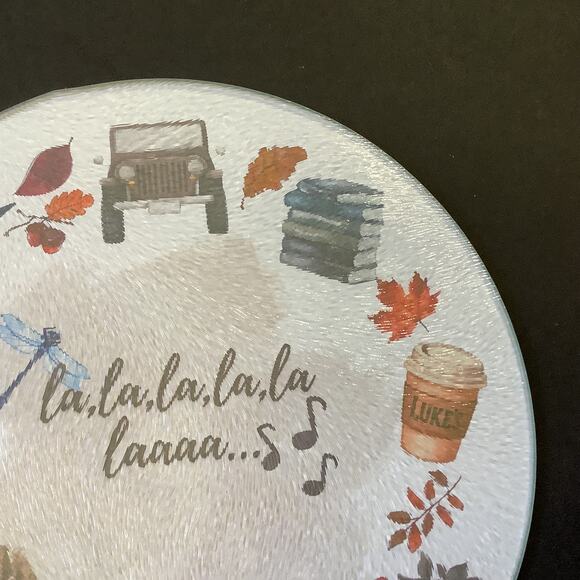 Gilmore Girls Icons Cutting Board - 7.5" Diameter - Hot Plate - Gilmore Marathon - Picture 4 of 6